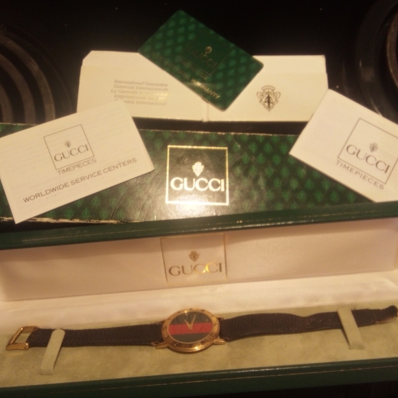 Gucci 3000.M.2 Mens Watch - Picture 5 of 5